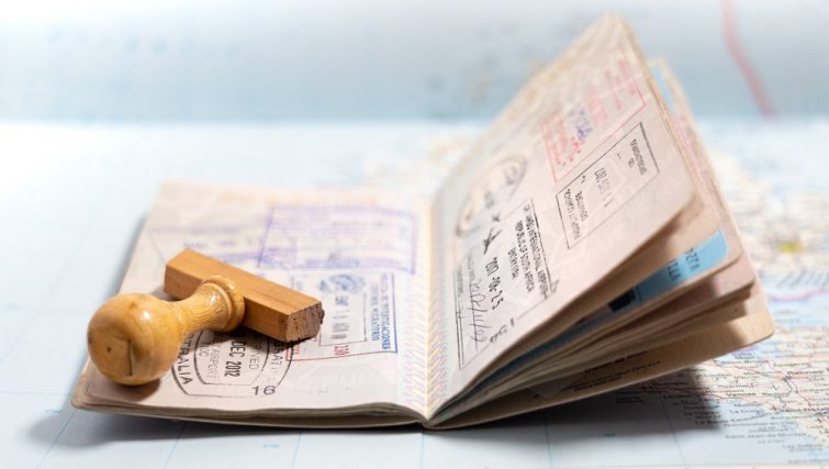 Visas tamponnés sur un passeport