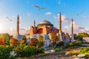 Vue sur Sainte-Sophie, journée ensoleillée à Istanbul