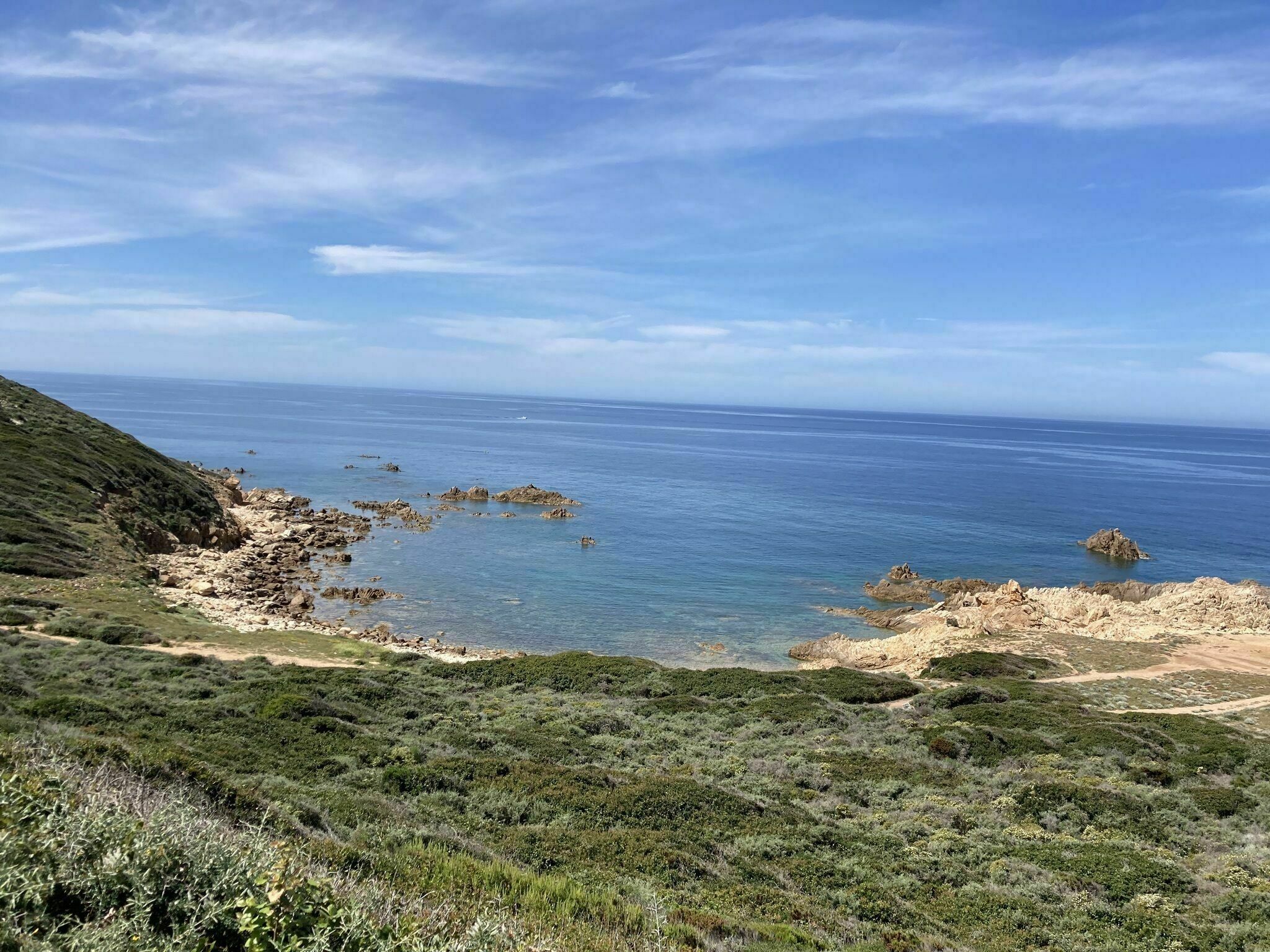 Le sentier des Douaniers vers Capo di Feno