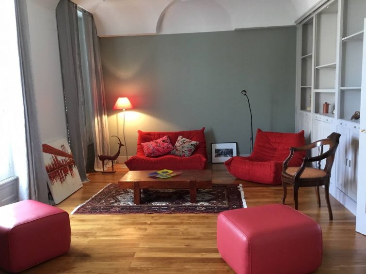 Airbnb à Montluçon Appt cosy 100 m2 refait à neuf plein centre ville