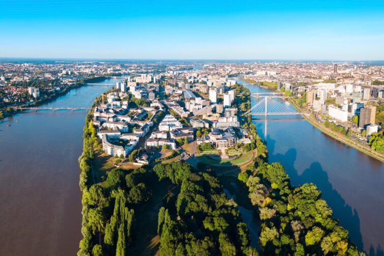 Vue aérienne de Nantes - location bateau Nantes