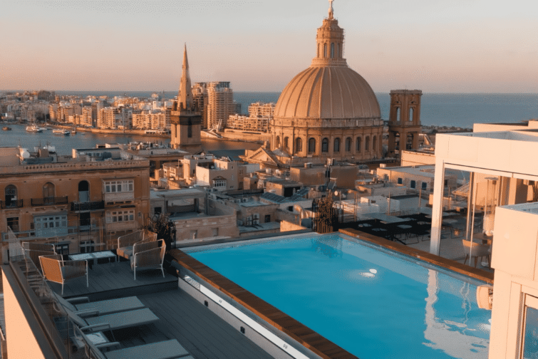 L'hotel Embassy Valletta