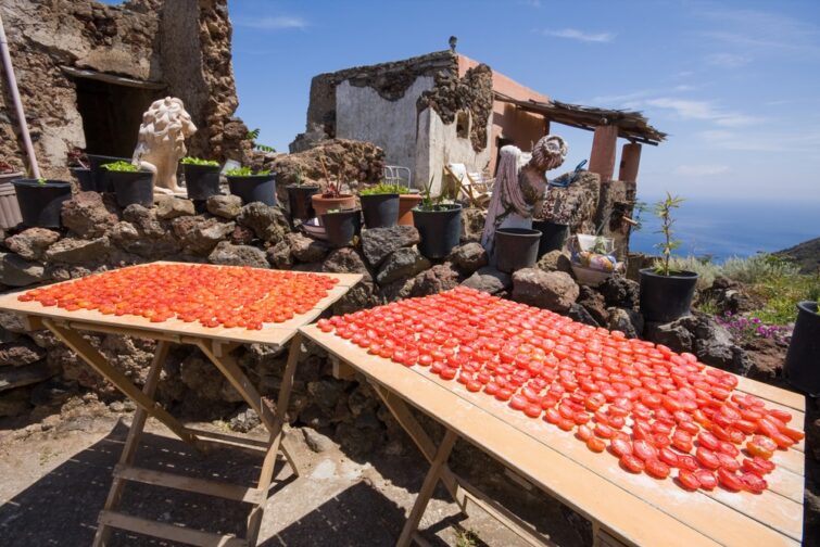 visiter Filicudi: Tomatoes from Filicudi - visiter Filicudi