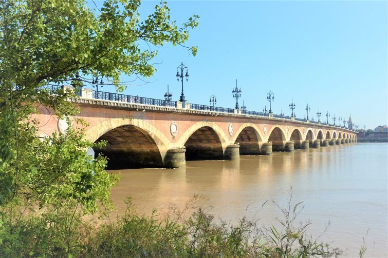 La grande traversée des ponts de Bordeaux à vélo