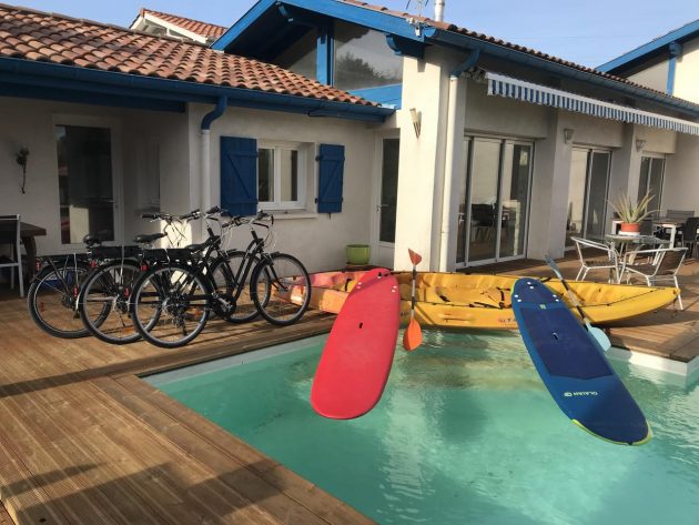 10 locations de vacances pour faire du surf en famille en France