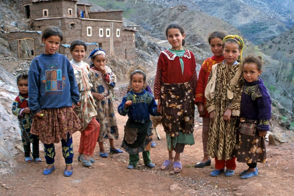 randonnée atlas enfants berberes maroc