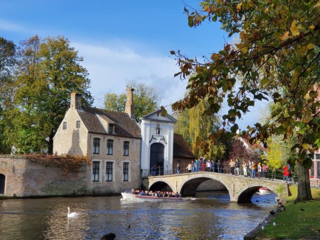 4 façons de visiter Bruges et ses alentours en bateau