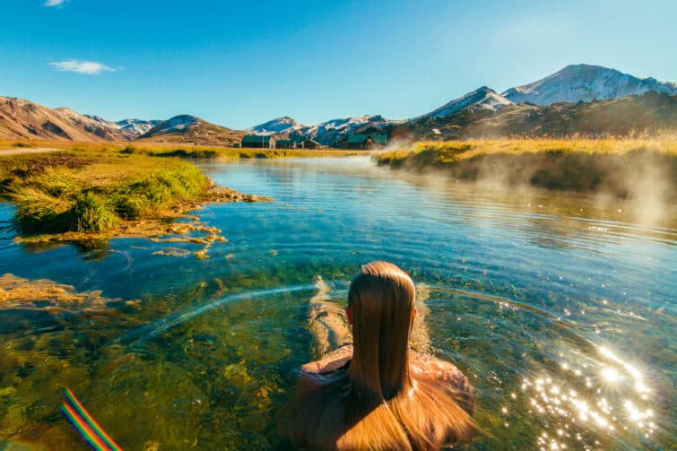 Sources d'eau chaude durant l'été en Islande