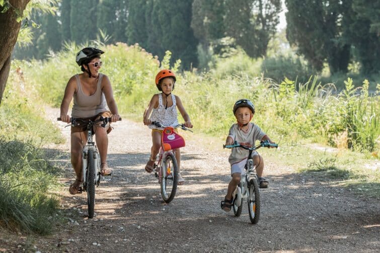VTT-famille-canal-du-midi©LaurentPiccolillo