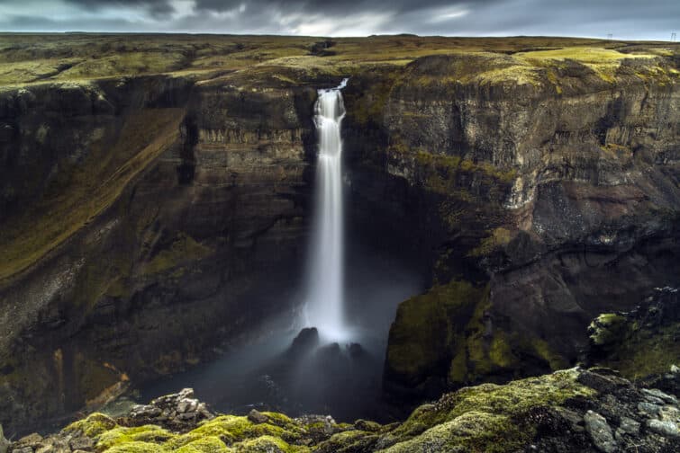 Vue sur les cascades de Landmannalaugar, en Islande