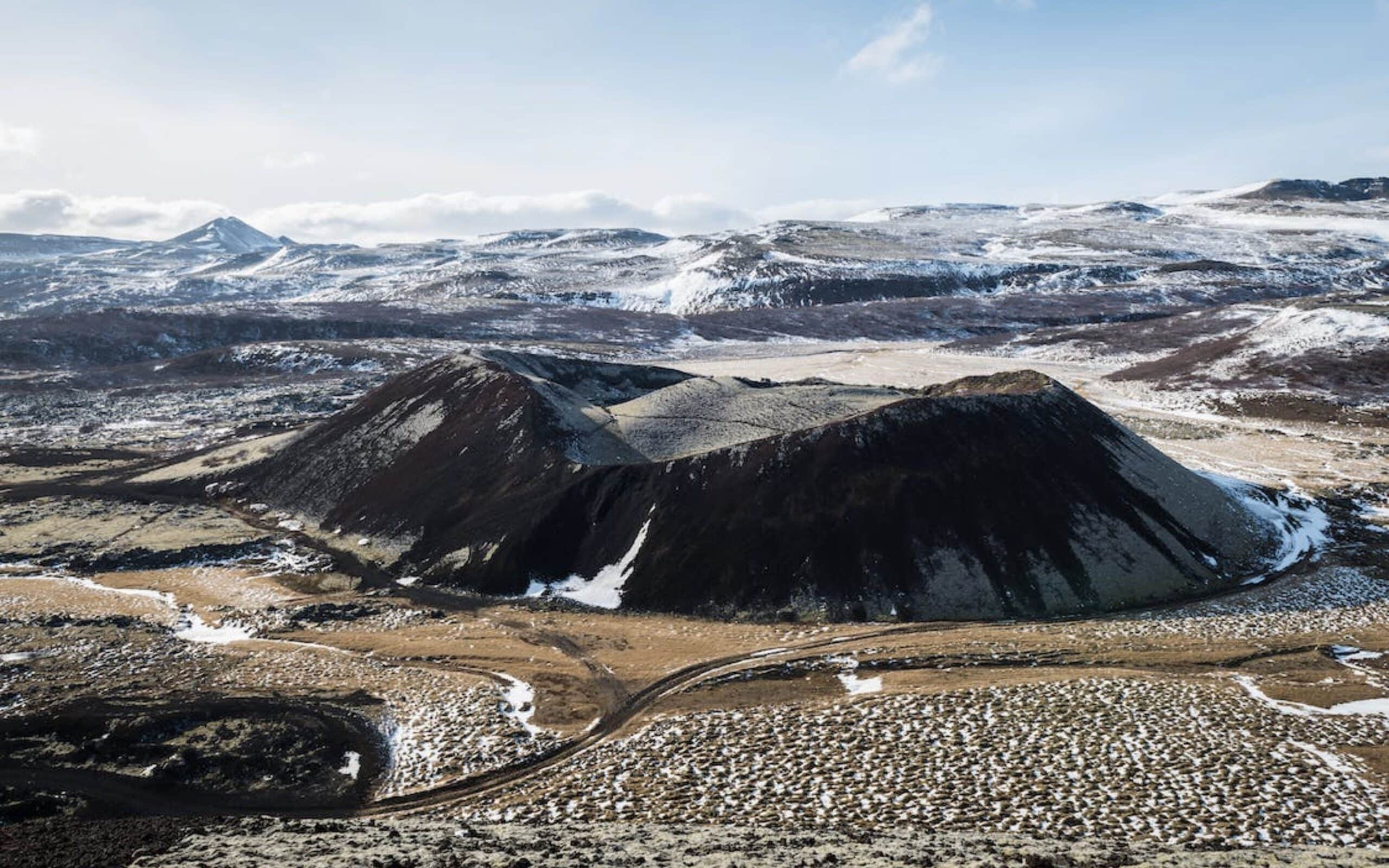 paysage enneigé volcan Islande vue du ciel