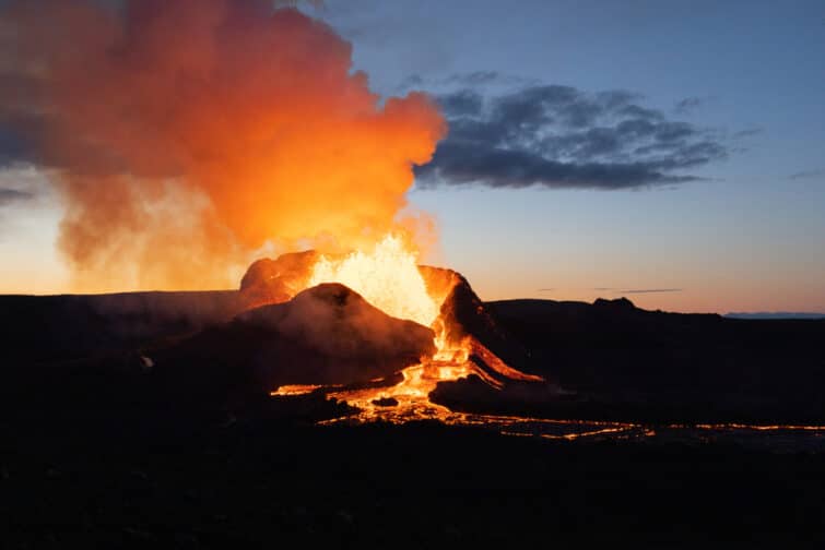 éruption d'un volcan en isalnde