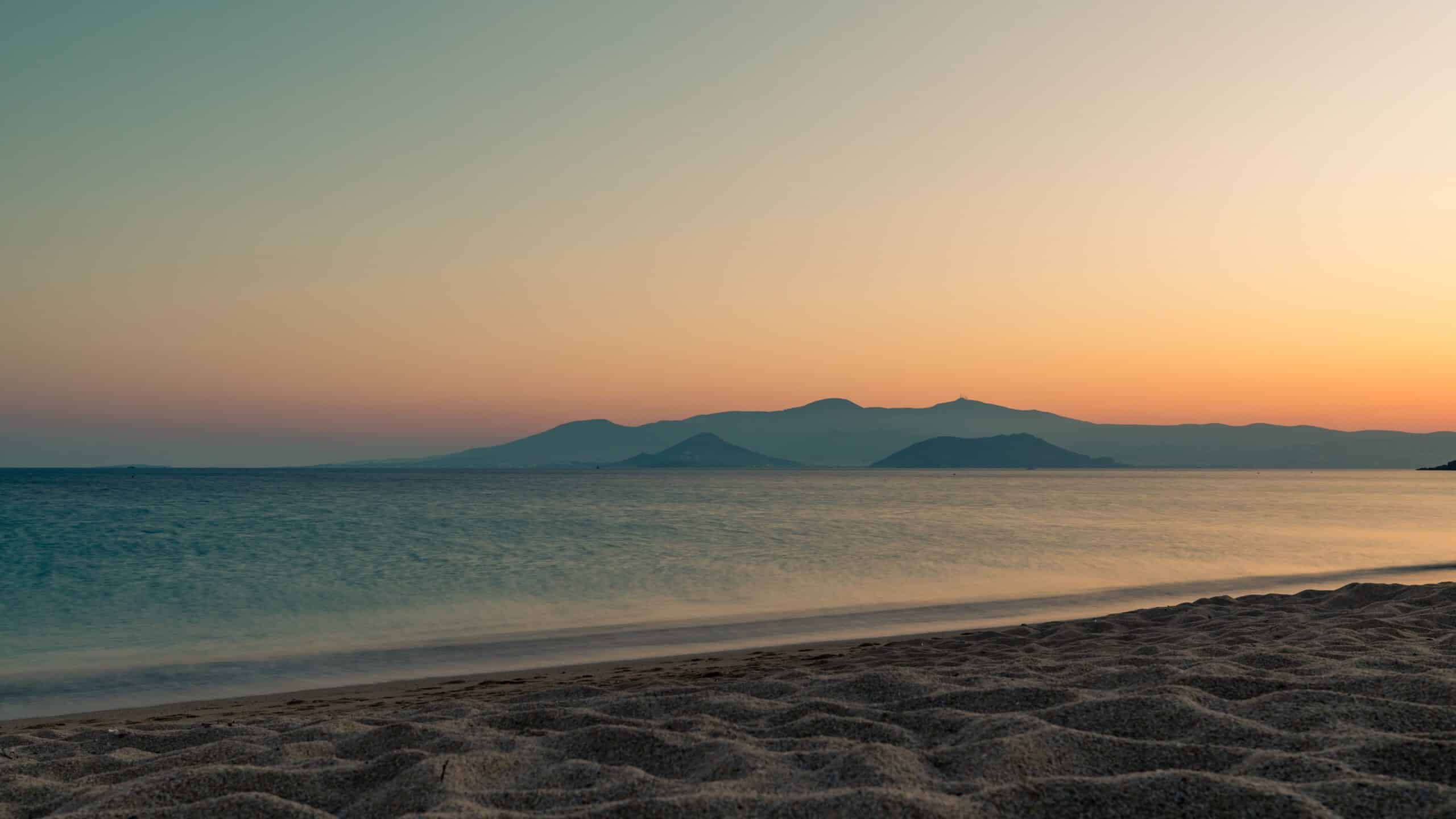 naxos platis gialos coucher de soleil cyclades