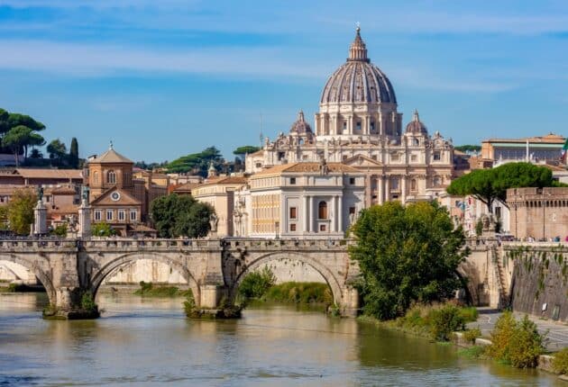 La Basilique Saint-Pierre à Rome, symbole de la Rome chrétienne