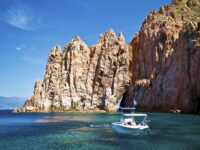 L’île de beauté en bateau : les plus beaux itinéraires bateau en Corse