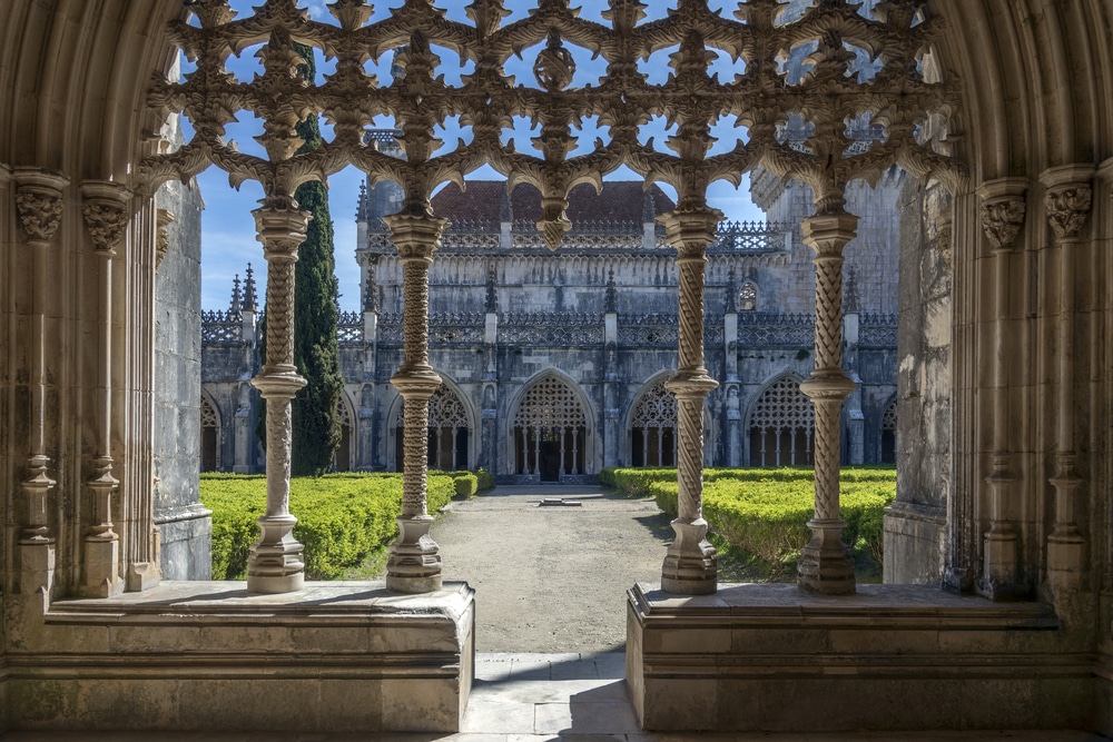 Cloîtres dans le monastère de Batalha, monuments autour de Lisbonne