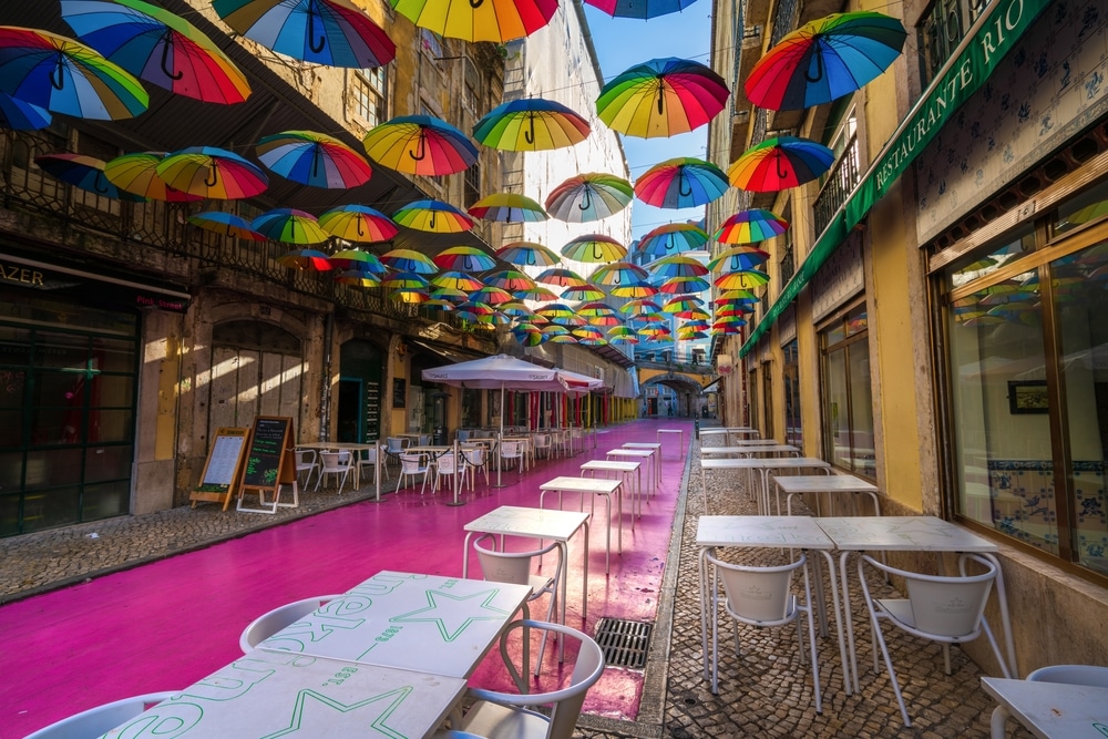quartiers colorés Lisbonne rue rose