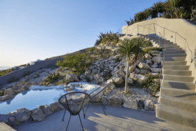 Airbnb moderne de style architecte dans les Cyclades