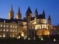 L'Abbaye-aux-Hommes à Caen. Ville à découvrir via un appart'hôtel