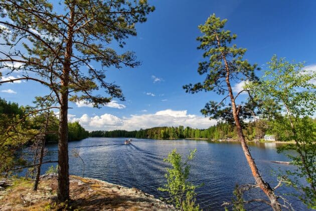 Quels lacs explorer dans la région des Lacs en Finlande ?