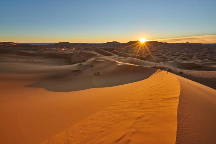 Coucher de soleil dans le désert marocain