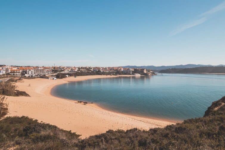 La superbe plage de Praia da Franquia près de Vila Nova de Milfontes, à l'ouest du Portugal