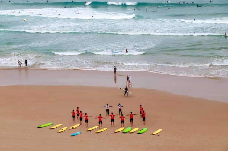 Session surf, Biarritz, France