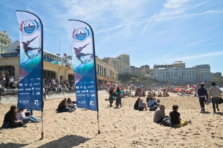 Spectateurs du Championnat du monde de surf à Biarritz en 2017