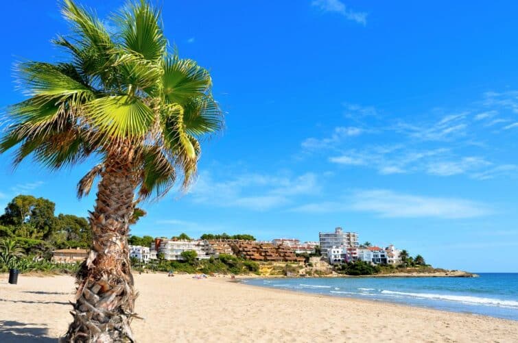 vue sur la plage d'Altafulla, Catalogne, Espagne