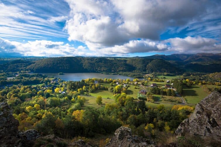 vue sur le lac Chambon, Auvergne, France