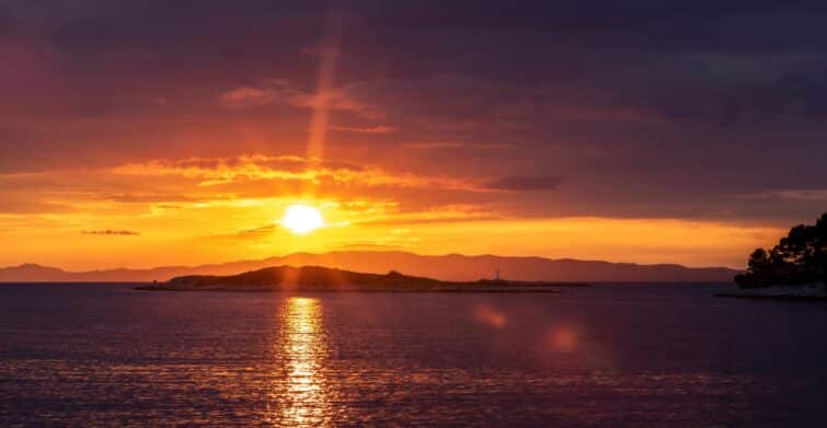 Coucher de soleil sur l'île de Mljet en Croatie