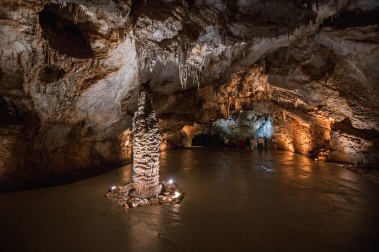 Exploration grotte de Lipa au Monténégro