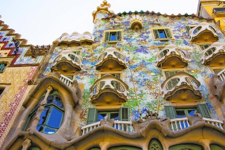 Façades colorées de la Casa Batlló, Barcelone, Catalogne, Espagne