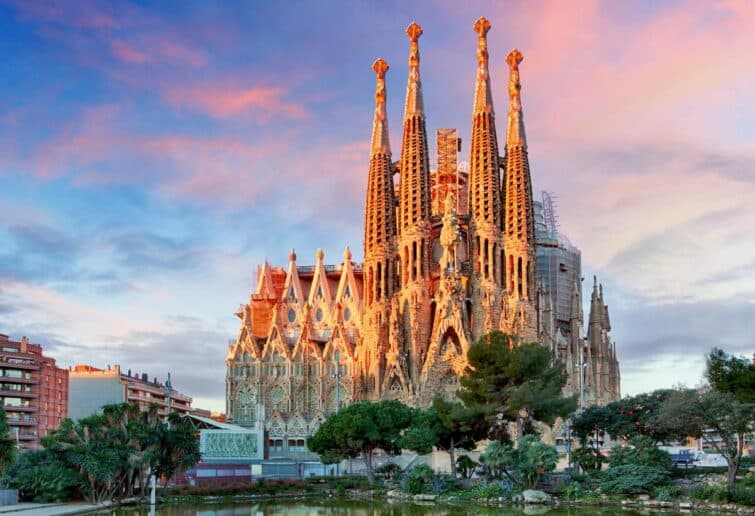 La Sagrada Familia au coucher du soleil, Barcelone, Catalogne, Espagne