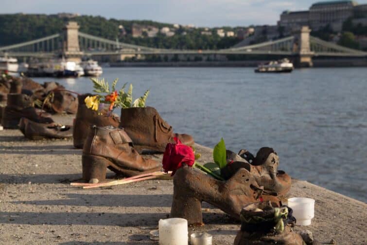 Le Mémorial des chaussures en bord du Danube à Budapest