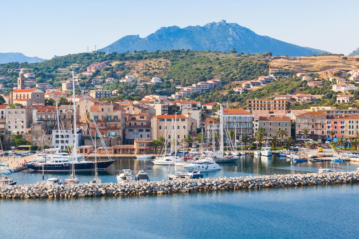 Port de pêche corse de Propriano