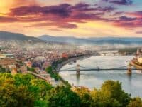 Vue panoramique sur Budapest et ses monuments