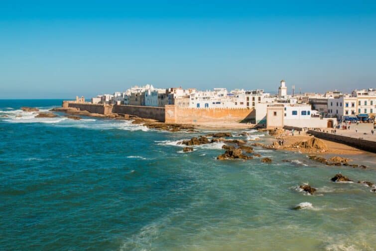Vue sur la médina d'Essaouira depuis l'océan