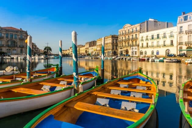 bateaux sur le Canal Royal à Sète