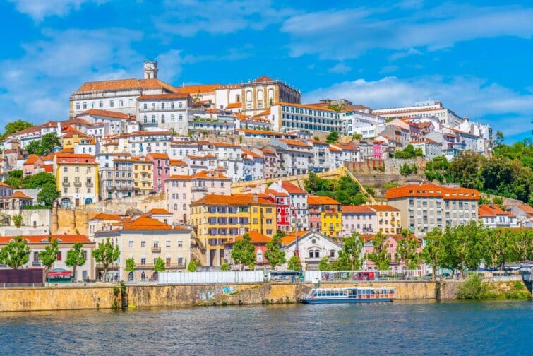 vue sur la vieille ville de Coimbra