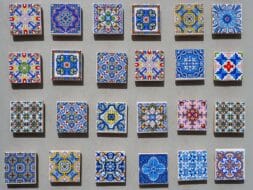Différents azulejos colorés, Portugal