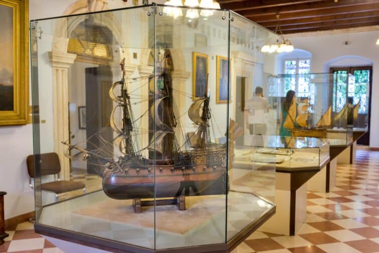 Le Musée de la marine à Kotor, Monténégro
