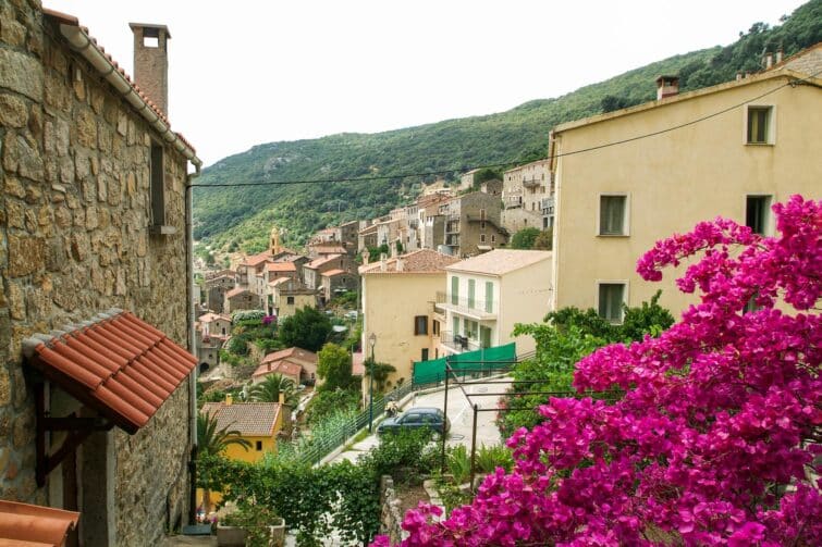 Photographie du village d'Olmeto en Corse