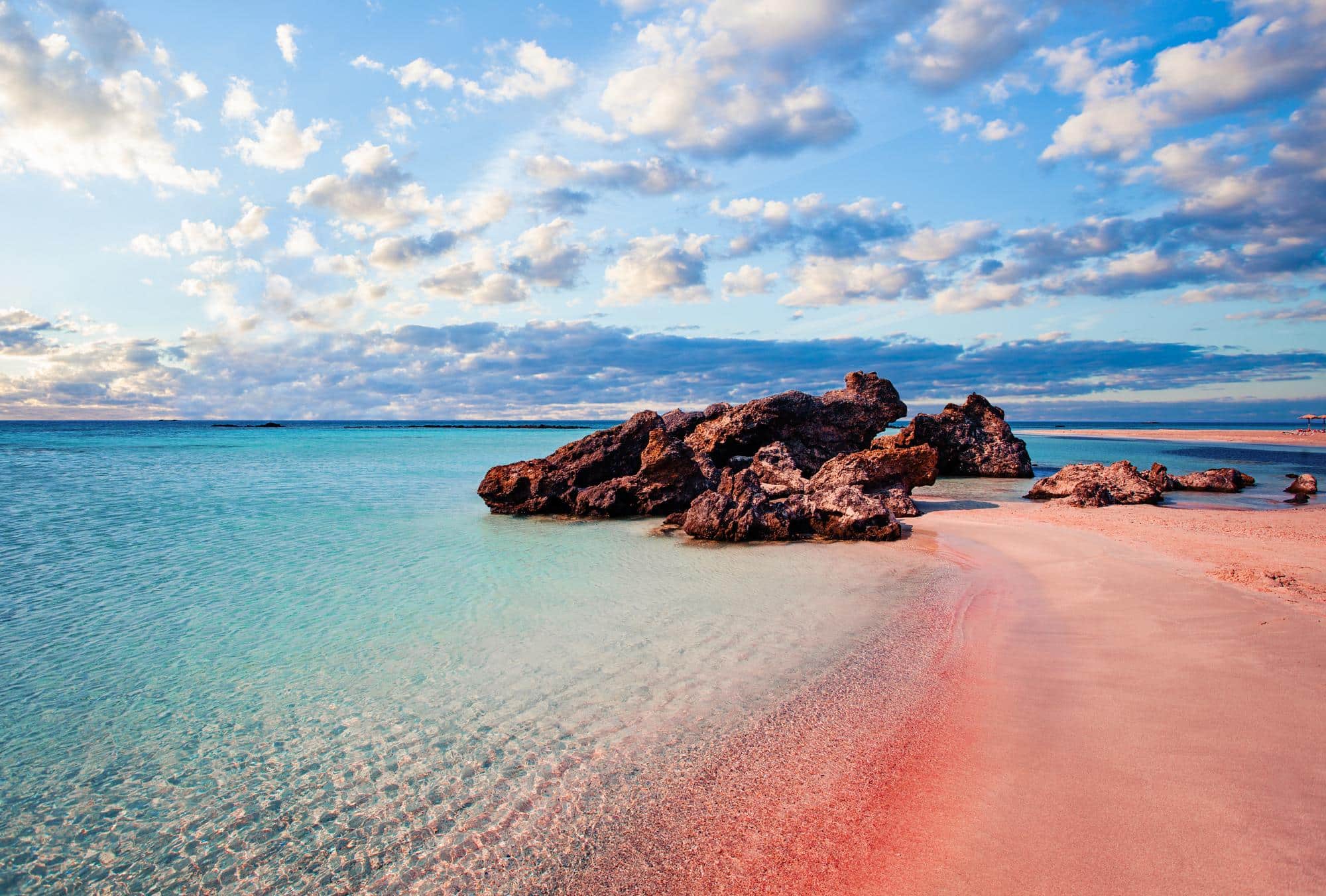 Plage d'Elafonissi avec sable rose, en Crète, Grèce