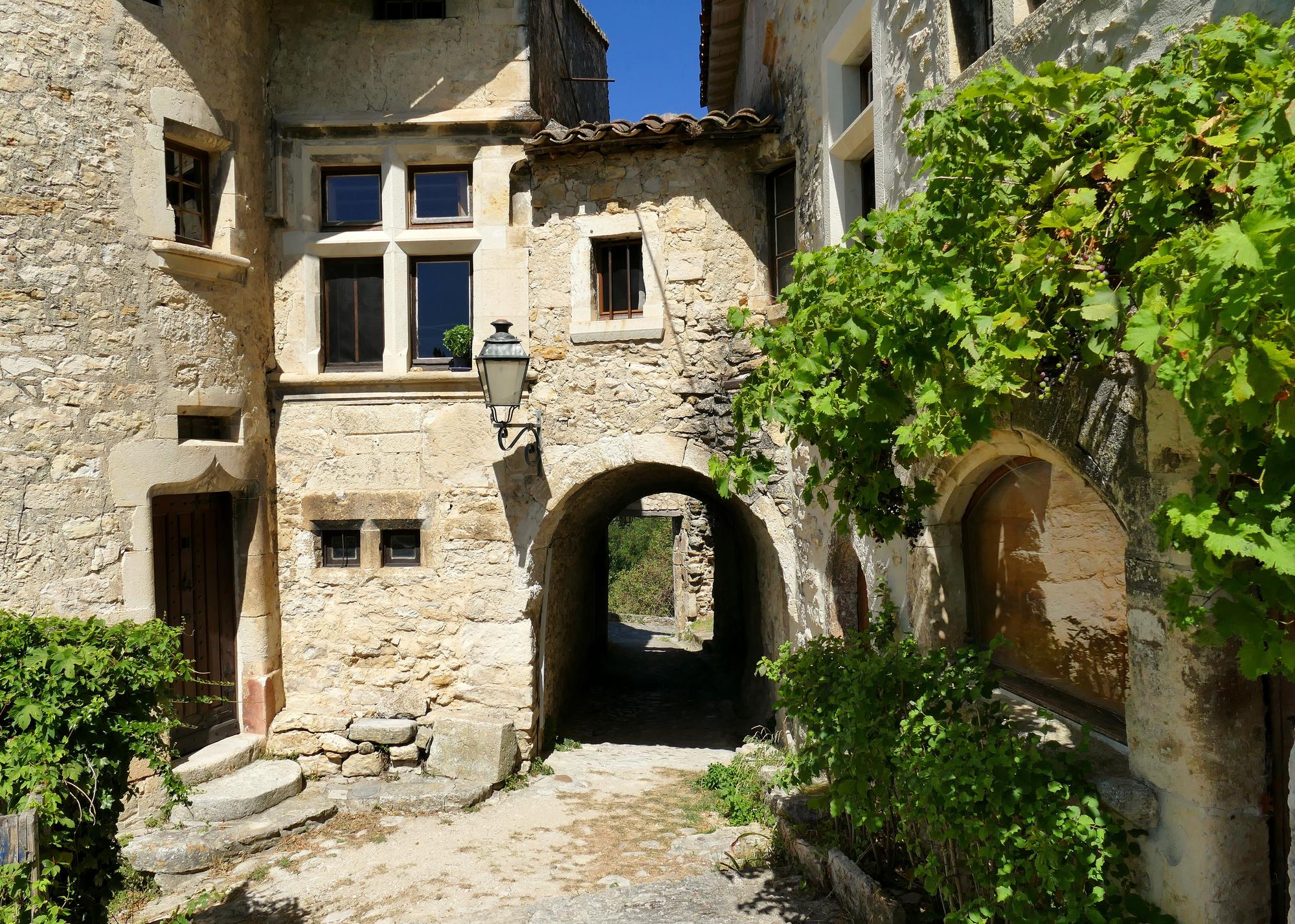 Ruelle dans Le Poët-Laval