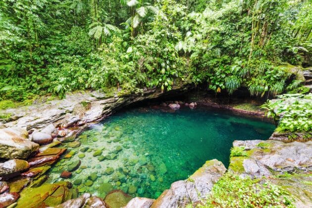 Sources naturelles eau chaude Guadeloupe