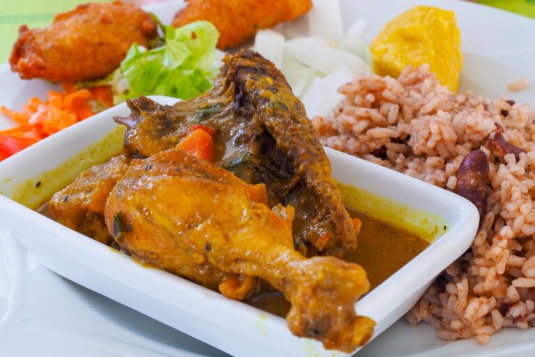 Goat Colombo Les 15 spécialités culinaires de la Guadeloupe à ne pas manquer