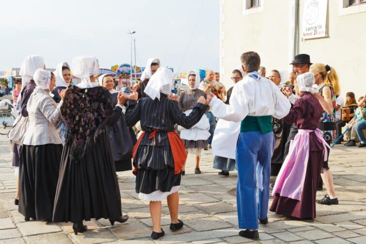 Une démonstration de danse bretonne