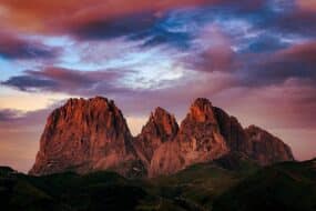 Vue fascinante de la montagne de Sassolungo, Italie
