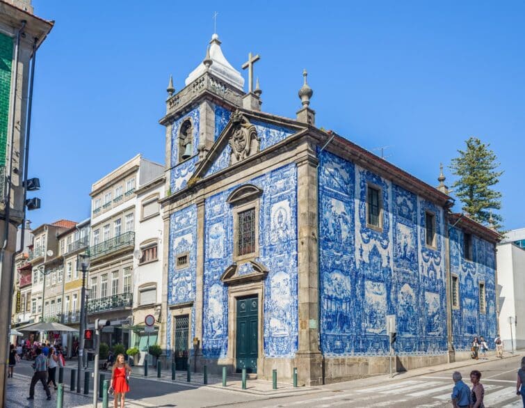 Capela das Almas, azulejo à Porto